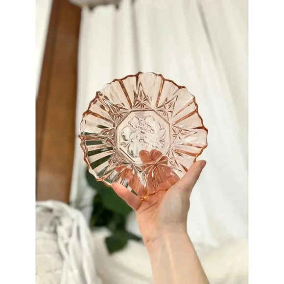 Vintage Indiana Intaglia Peach Ruffled Edge Bowl - Picture 6 of 8